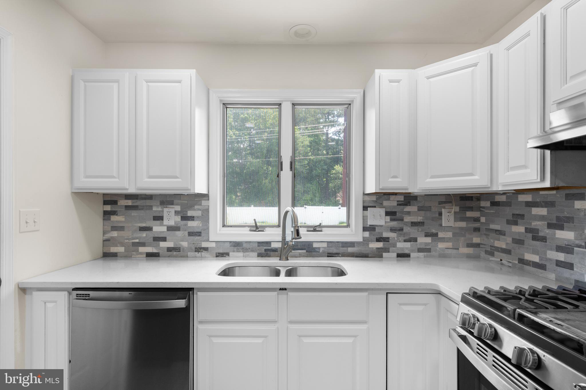 WHITE COVE - Residential