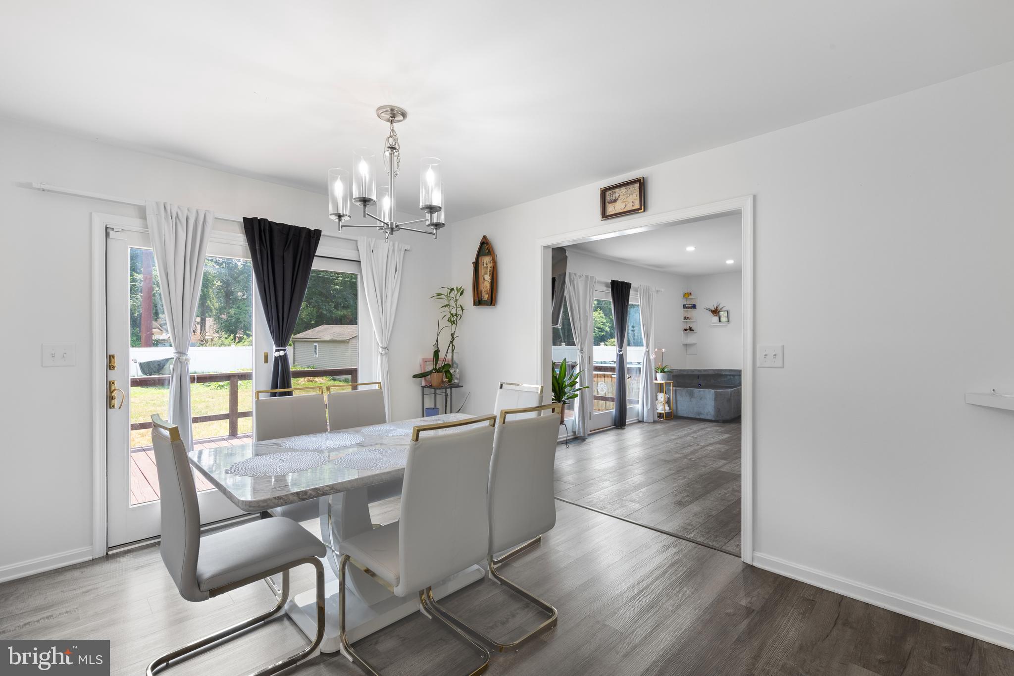 WHITE COVE - Residential