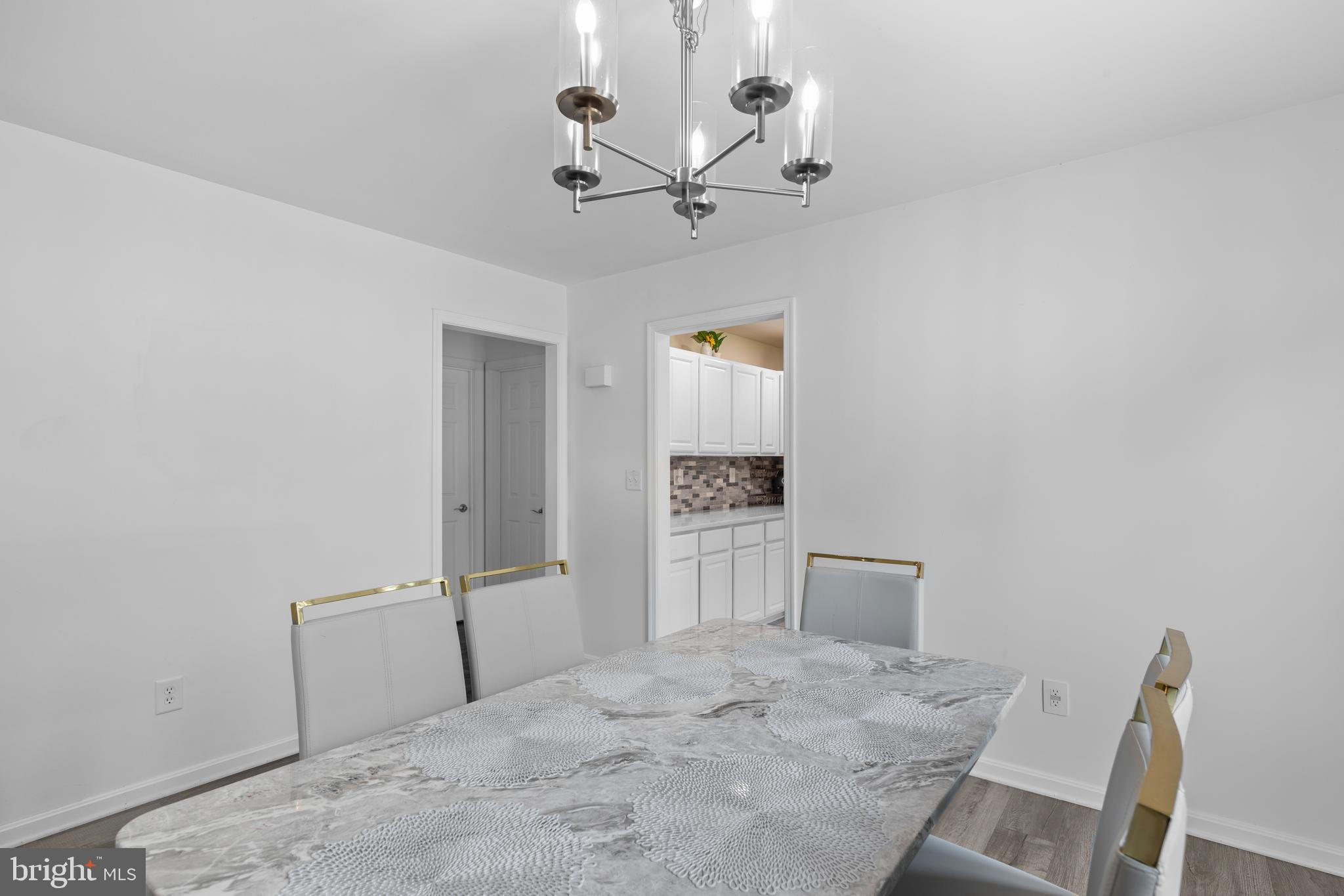 WHITE COVE - Residential