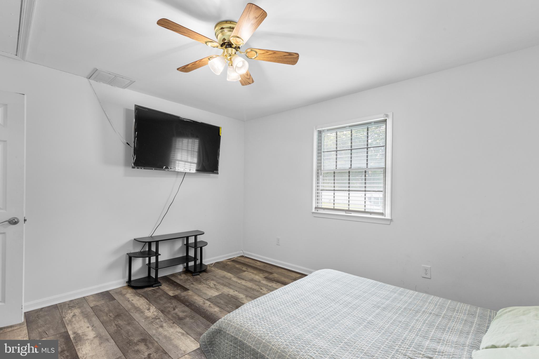 WHITE COVE - Residential