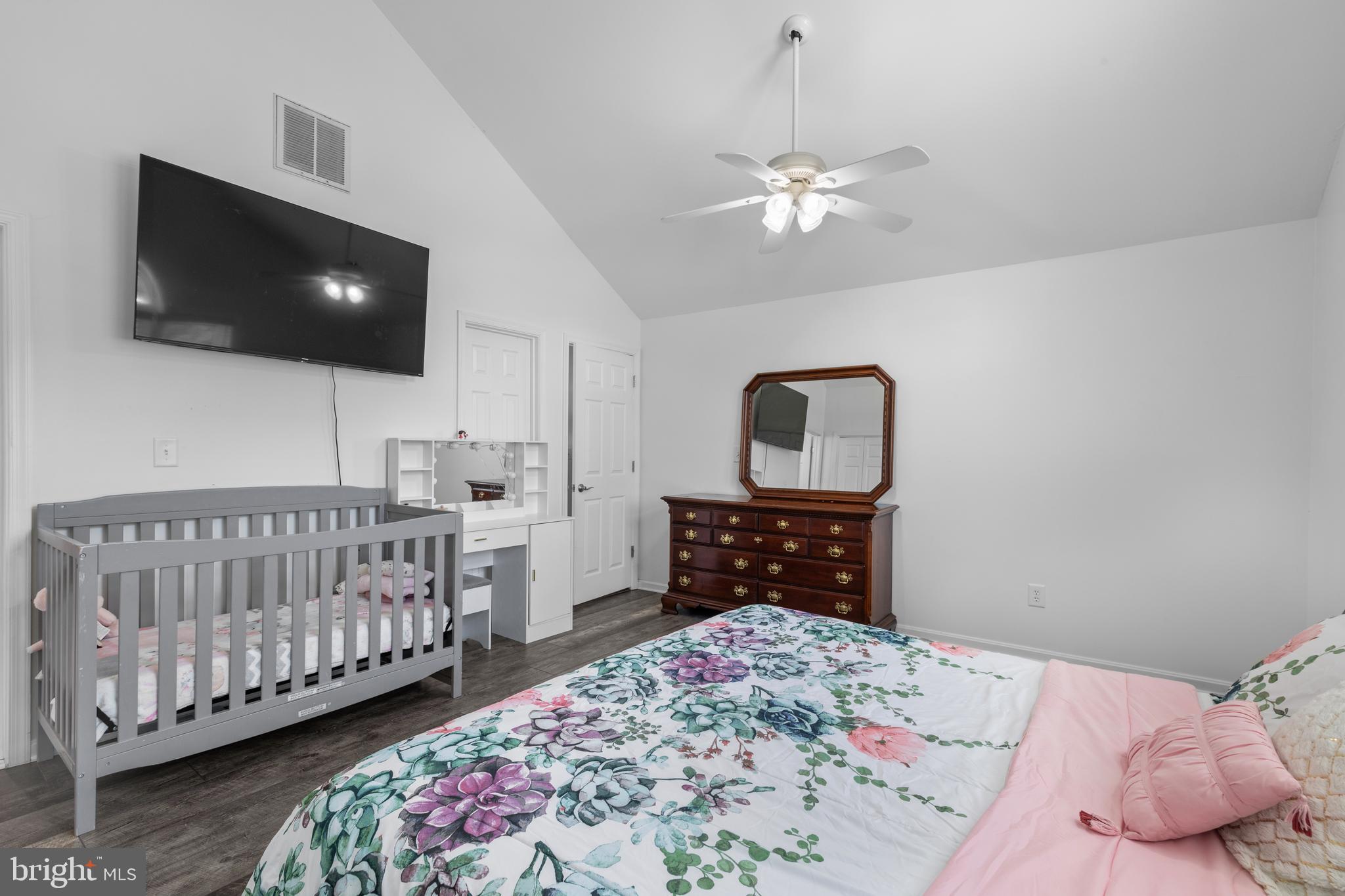 WHITE COVE - Residential