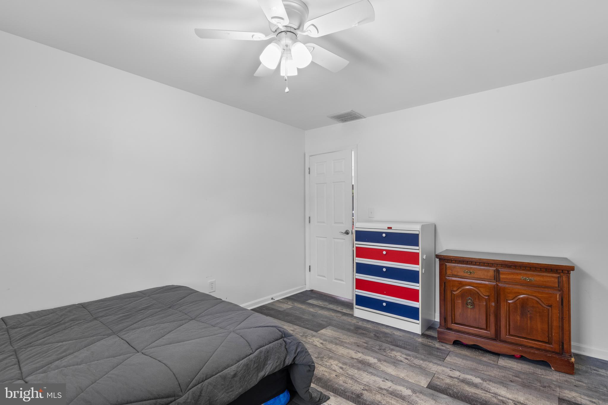 WHITE COVE - Residential