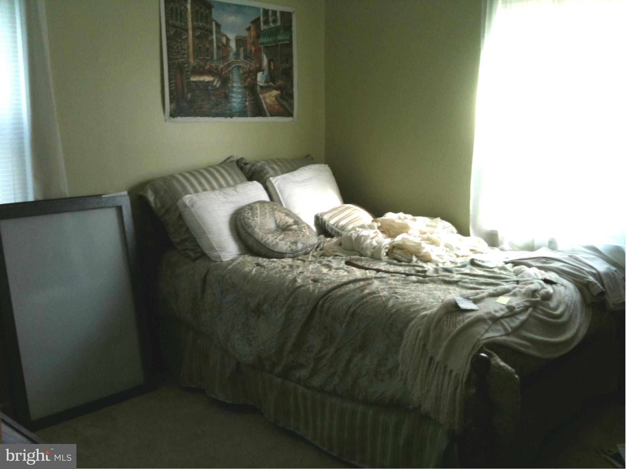 PIMMIT HILLS - Residential Lease