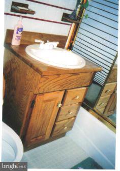 PIMMIT HILLS - Residential Lease