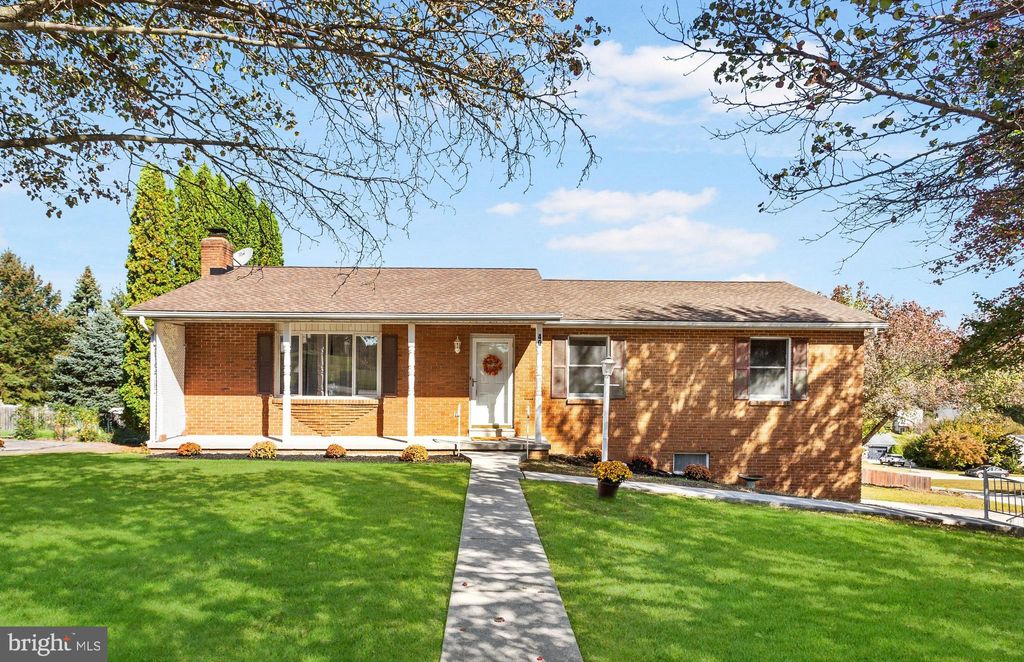 Photo of 40 Allen Drive, HANOVER, PA 17331 (MLS # PAYK2091810)