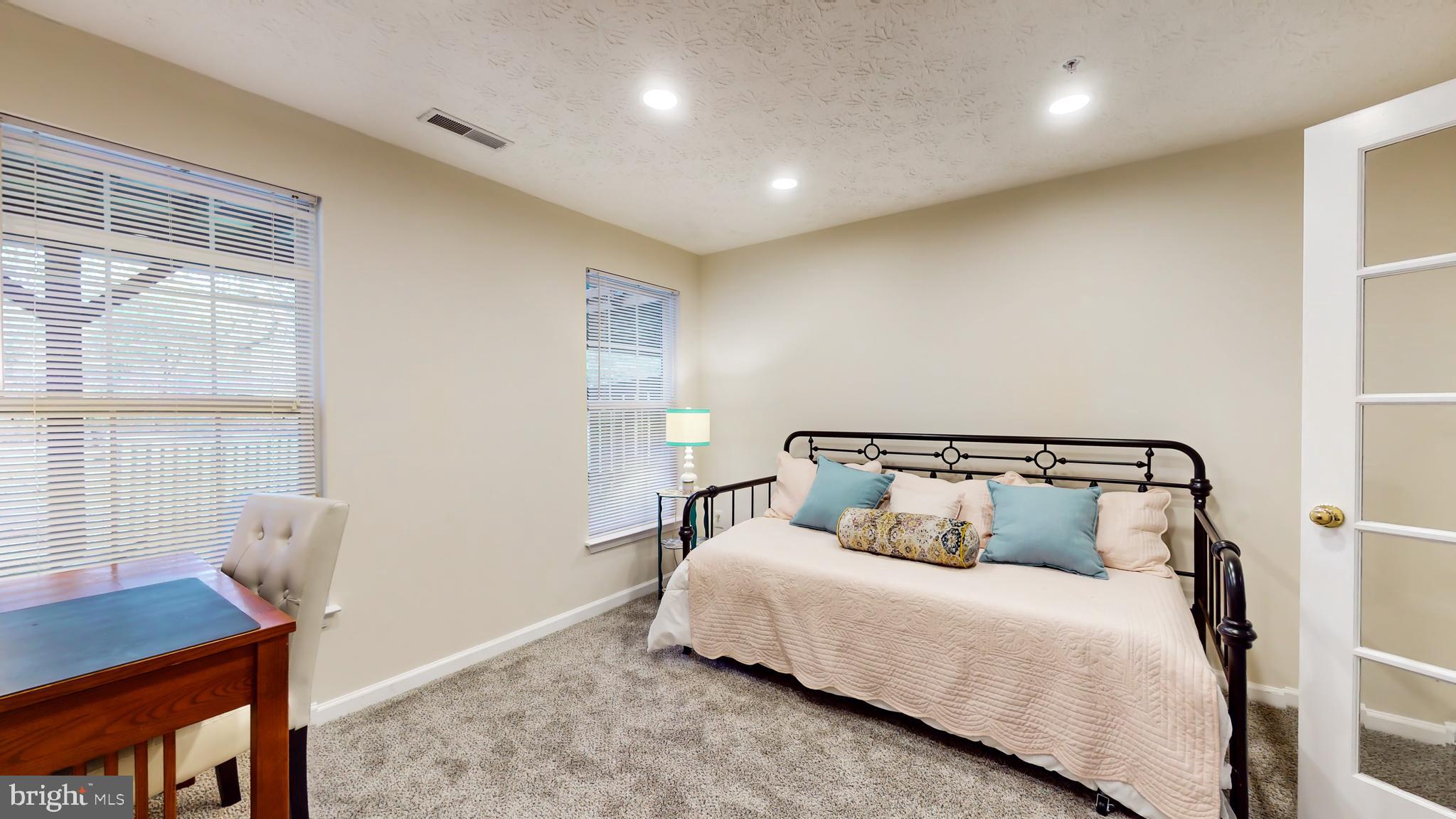 PINEY ORCHARD - Residential