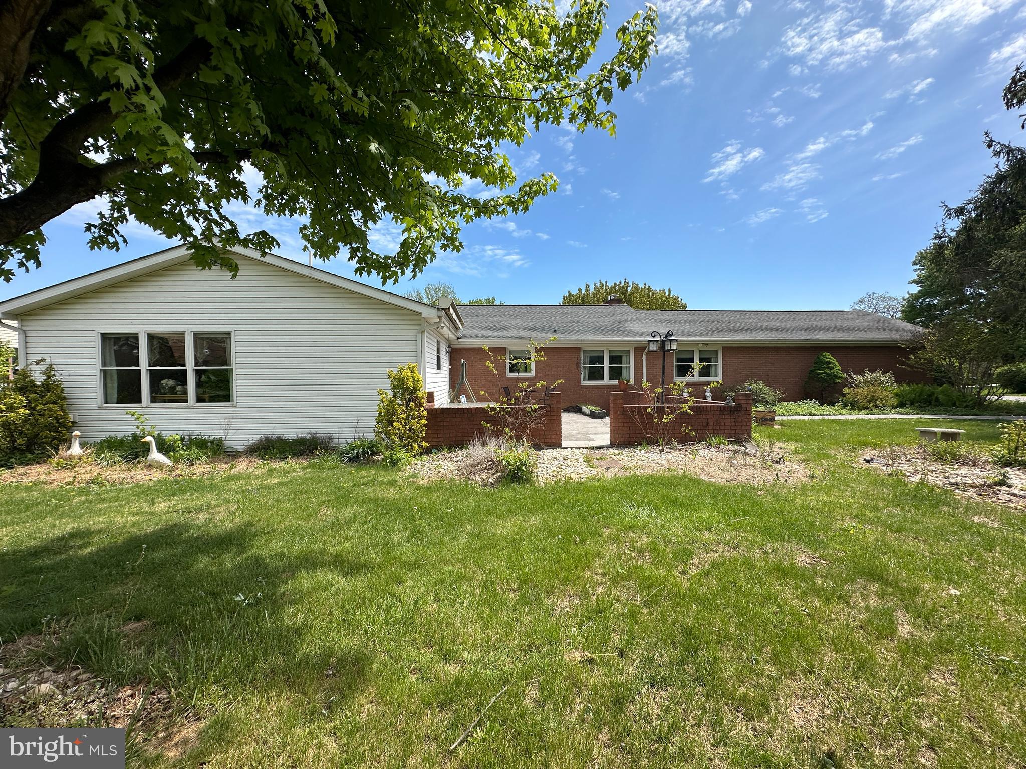 ROLLING HILLS - Residential