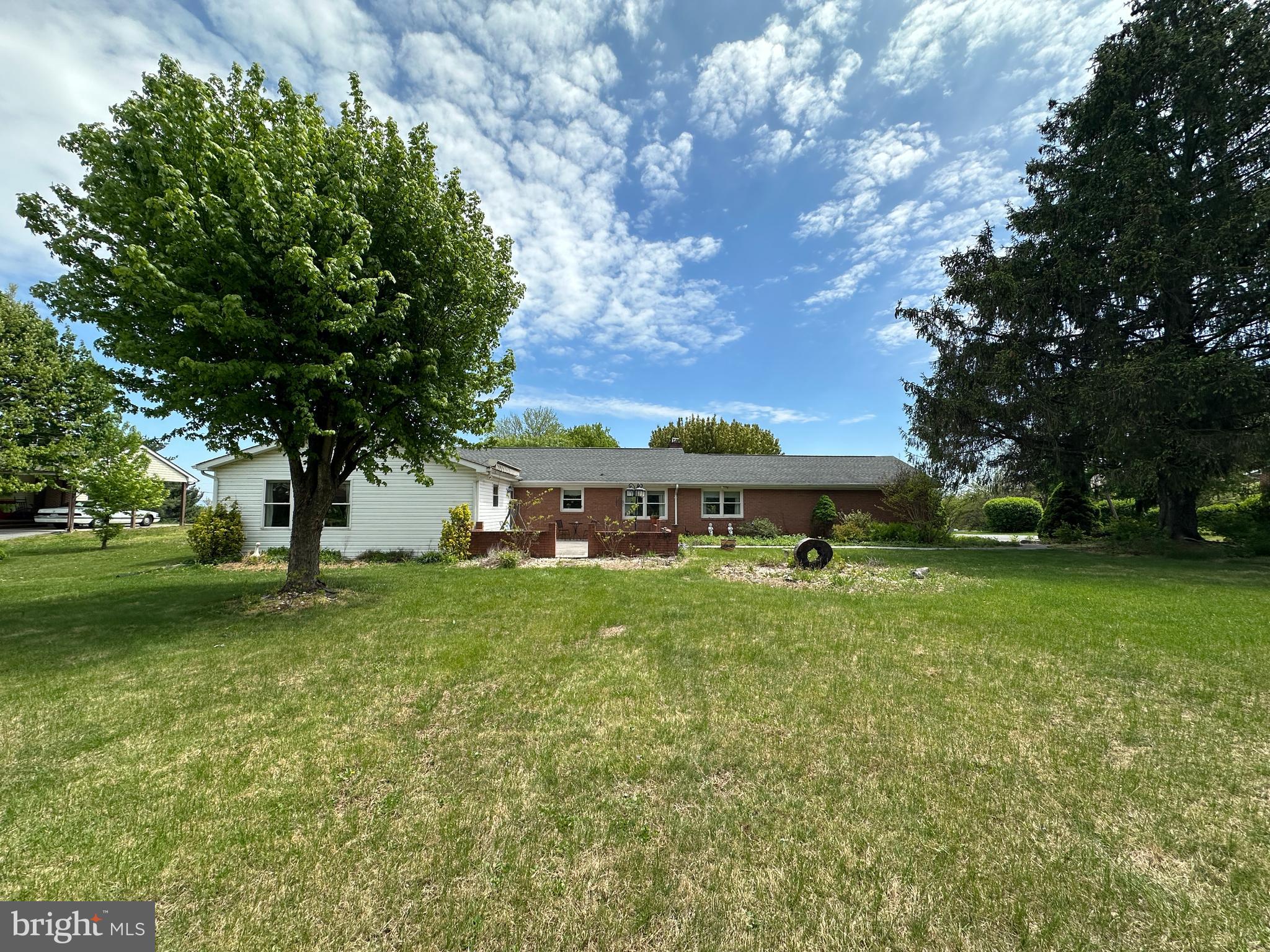 ROLLING HILLS - Residential