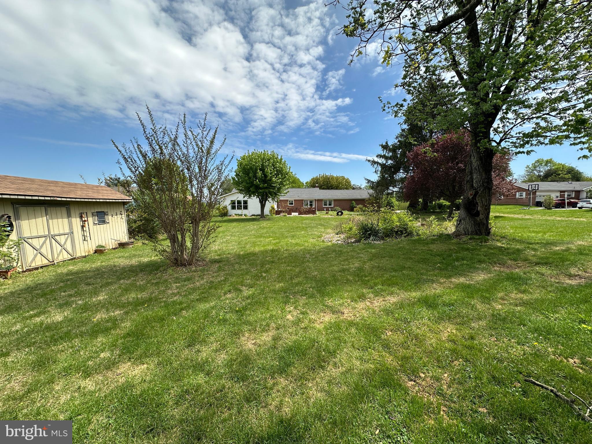ROLLING HILLS - Residential