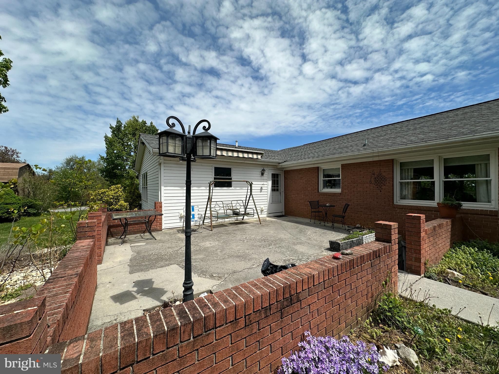 ROLLING HILLS - Residential