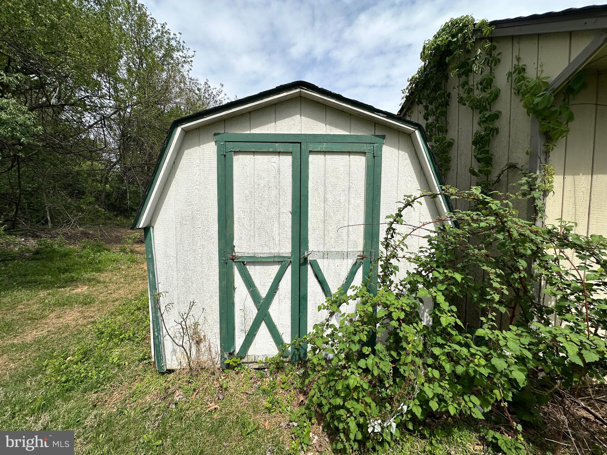 ROLLING HILLS - Residential