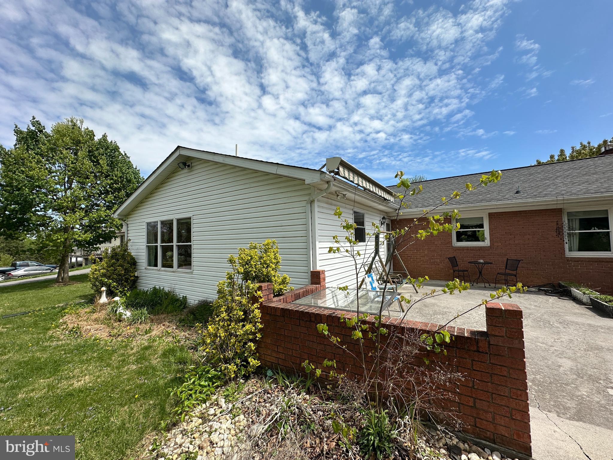 ROLLING HILLS - Residential