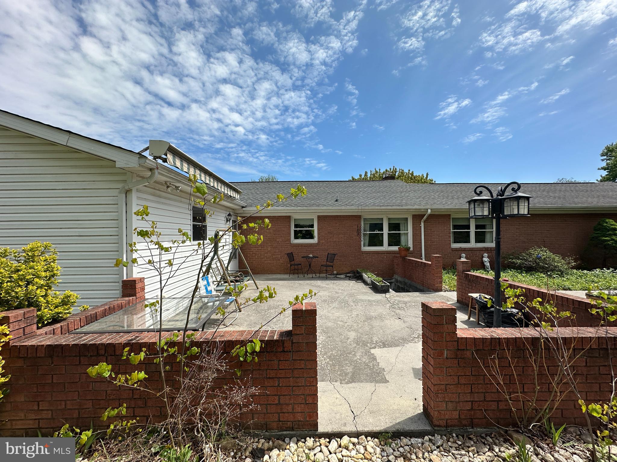 ROLLING HILLS - Residential