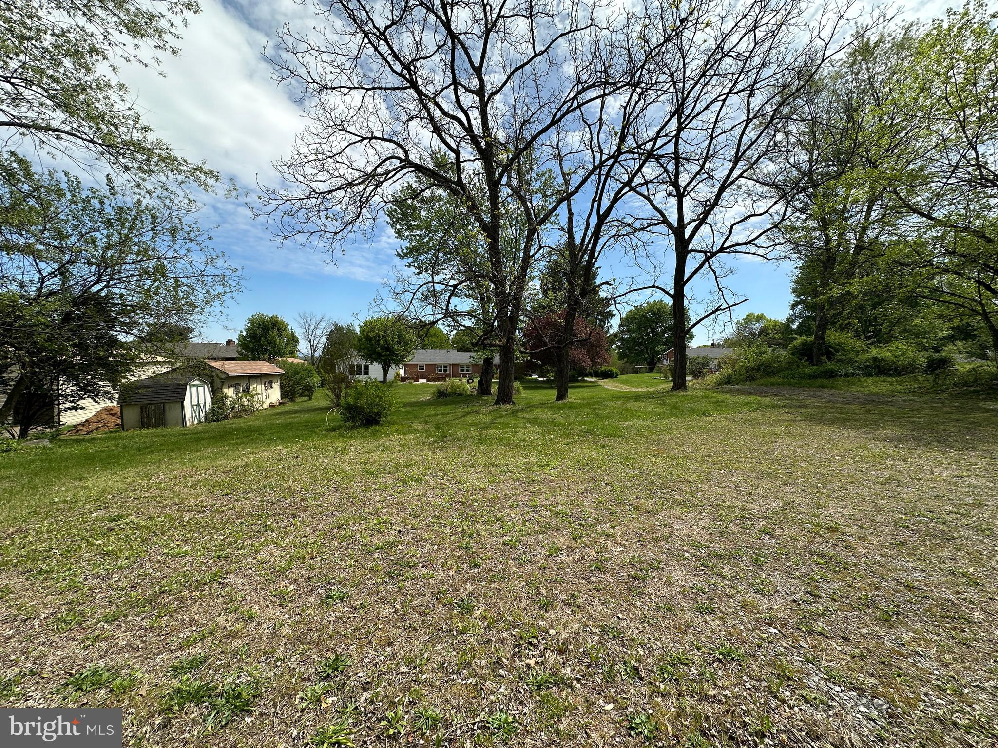 ROLLING HILLS - Residential