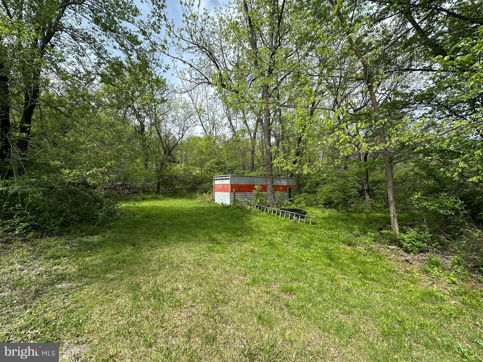 ROLLING HILLS - Residential