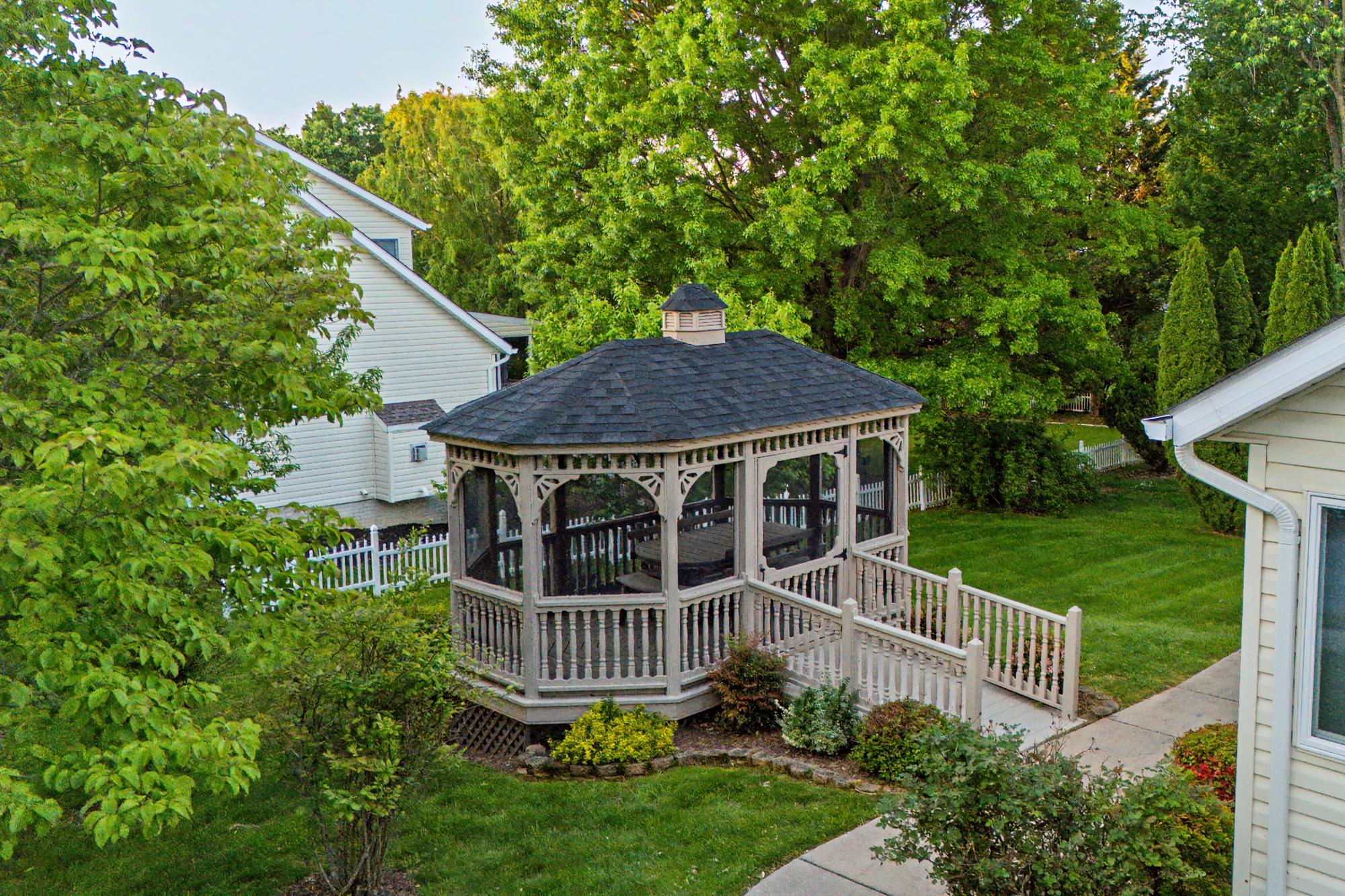 QUAIL MEADOW - Residential