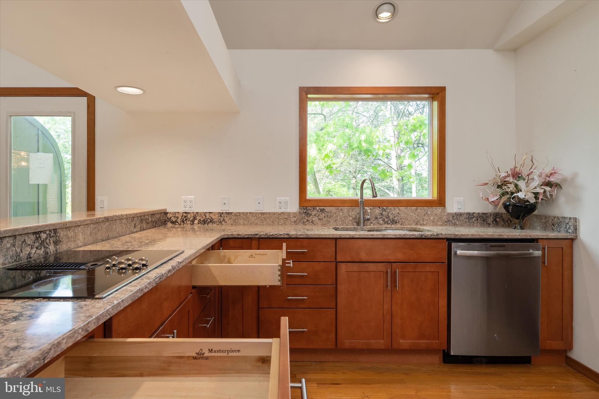 BROADVIEW ESTATES - Residential