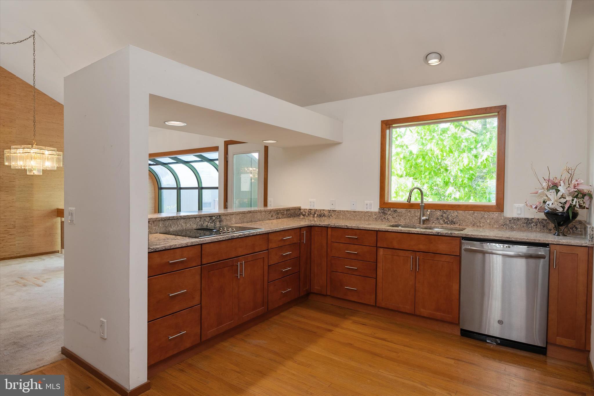 BROADVIEW ESTATES - Residential