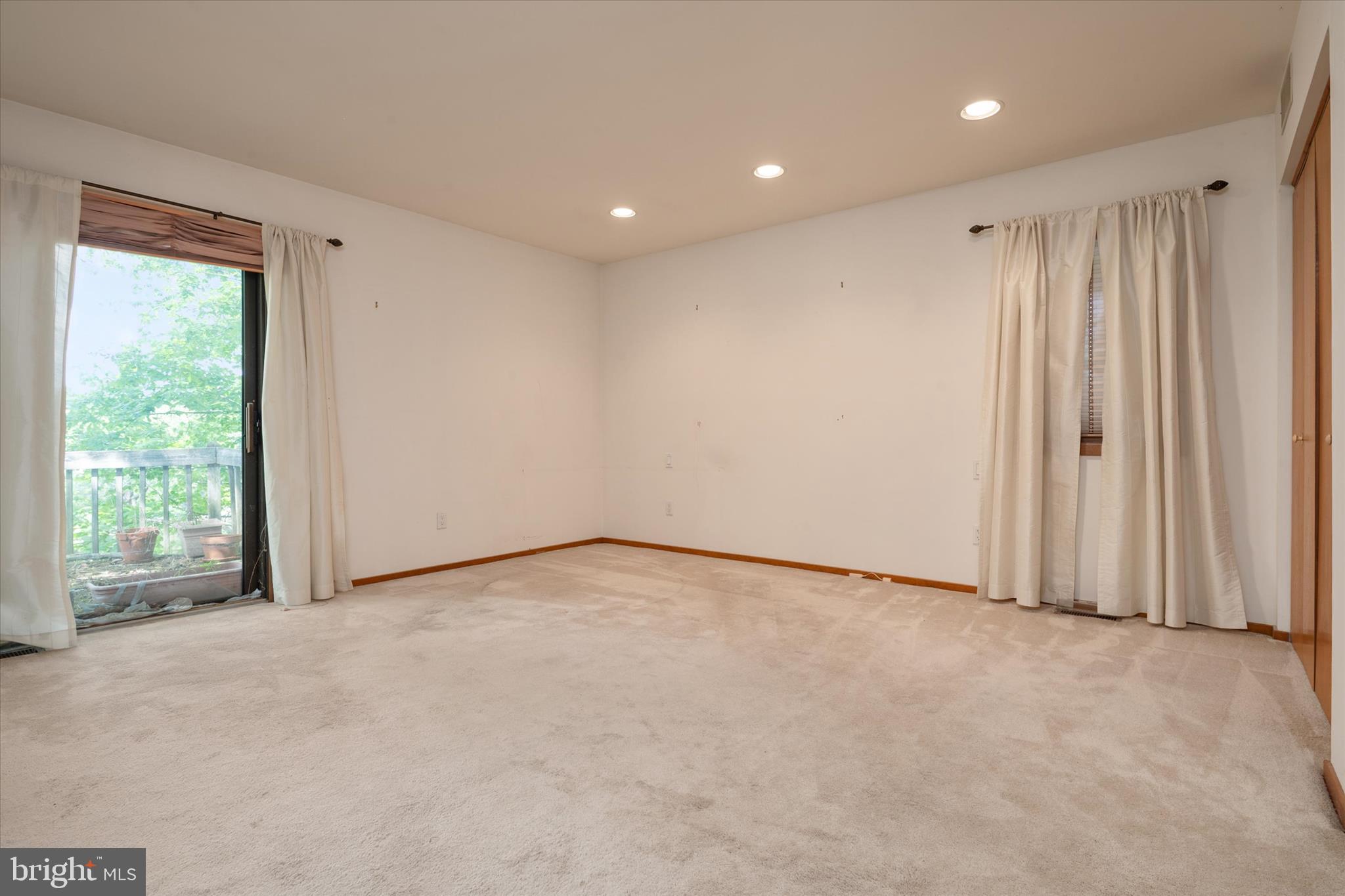 BROADVIEW ESTATES - Residential