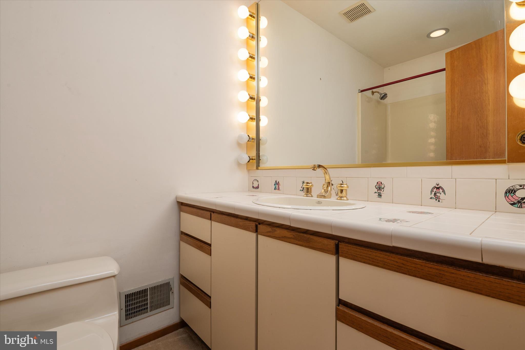 BROADVIEW ESTATES - Residential