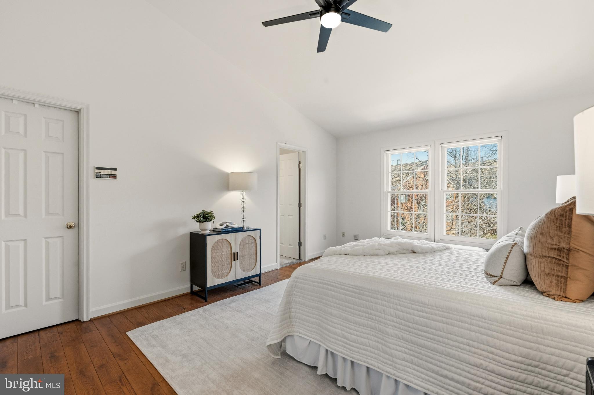 SEVEN OAKS - Residential