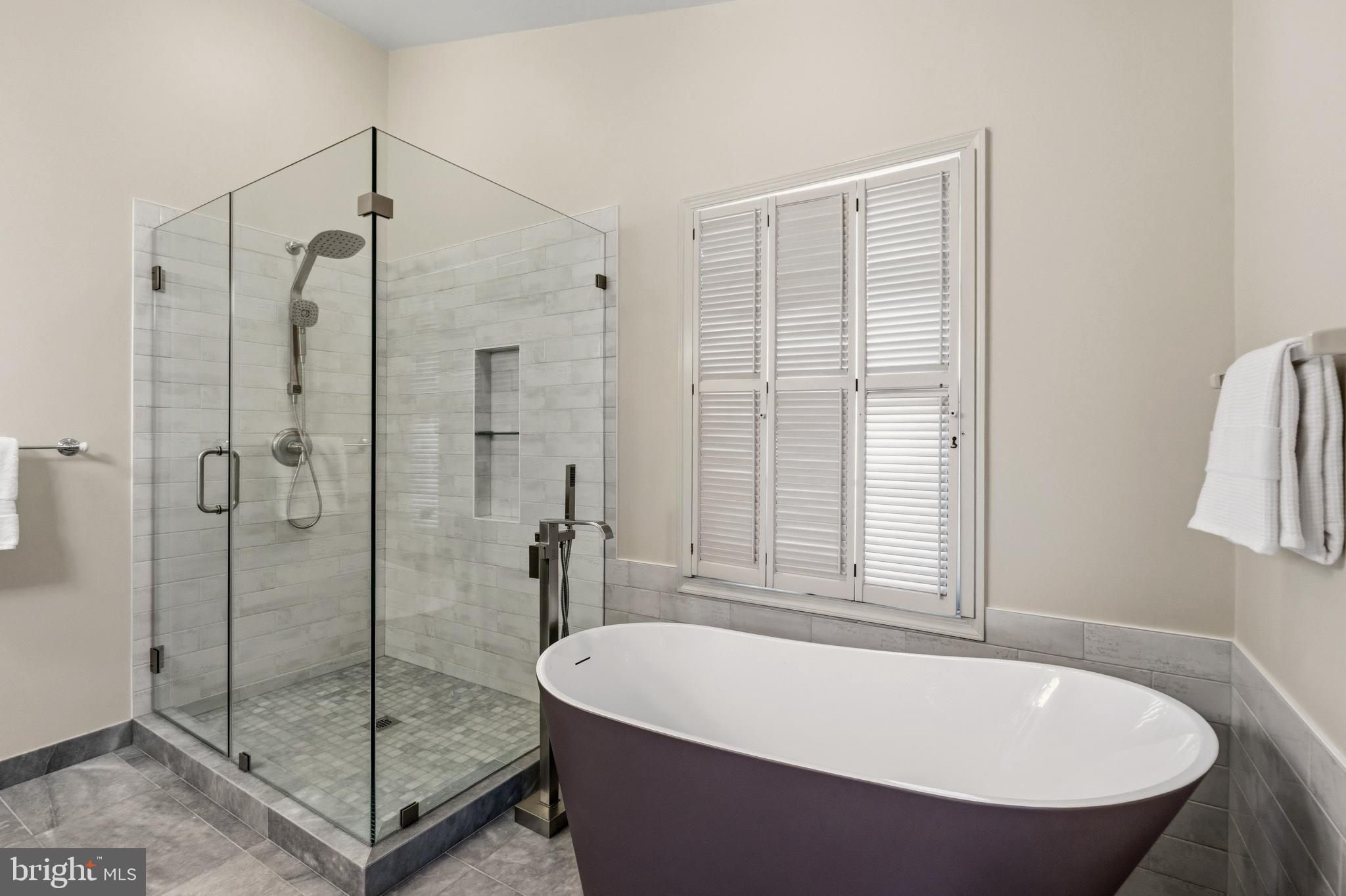 SEVEN OAKS - Residential