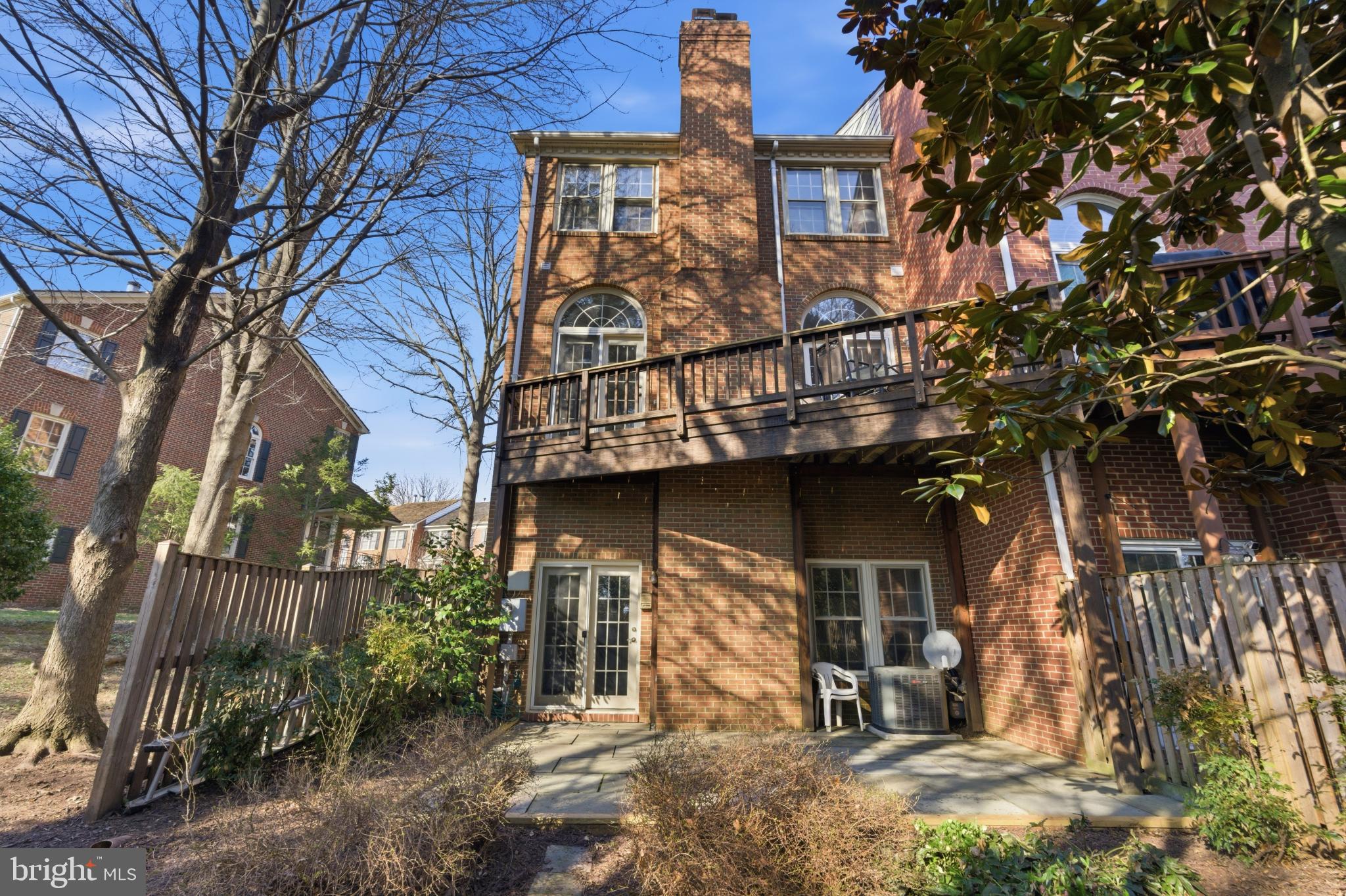 SEVEN OAKS - Residential