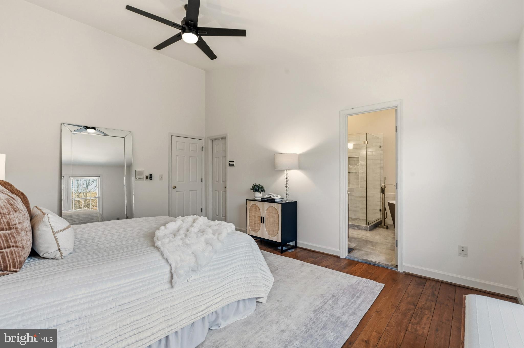 SEVEN OAKS - Residential