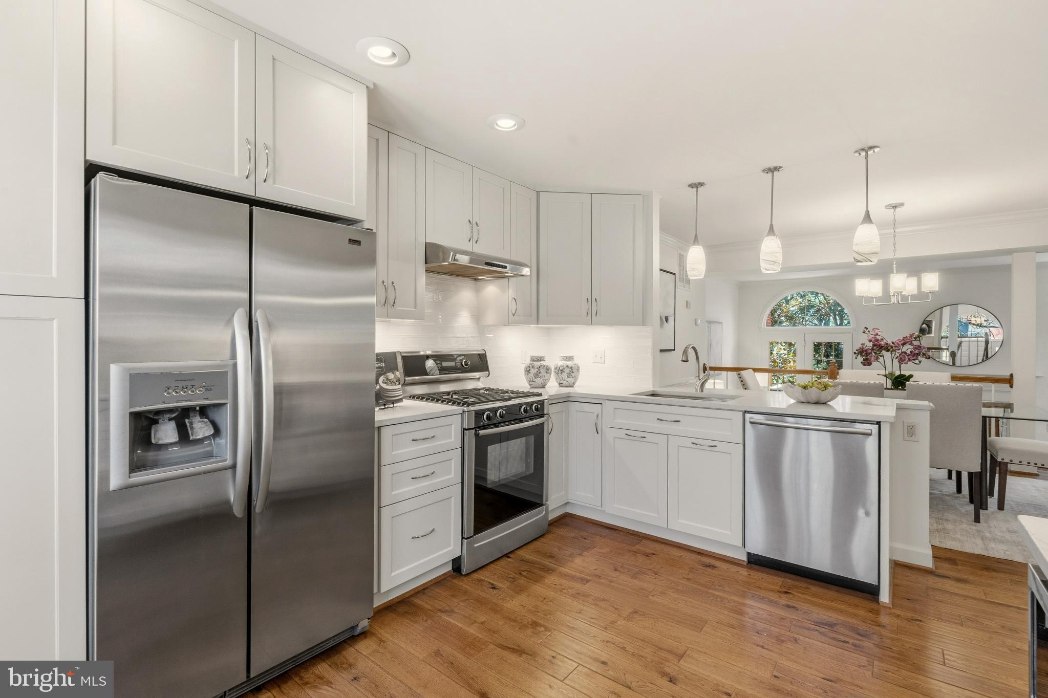 SEVEN OAKS - Residential