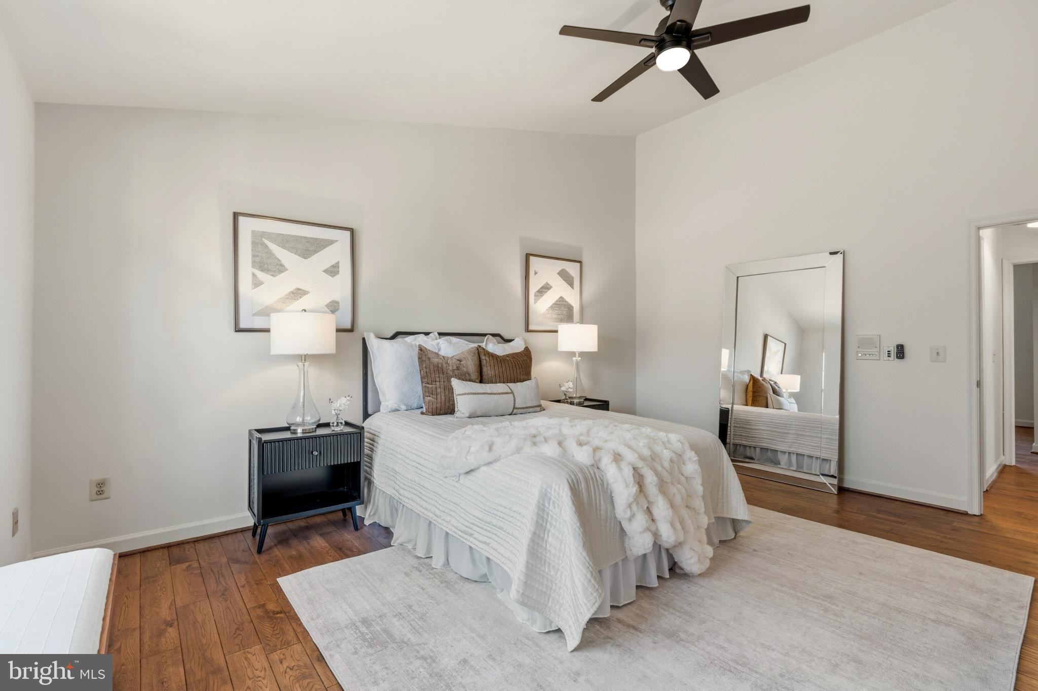 SEVEN OAKS - Residential