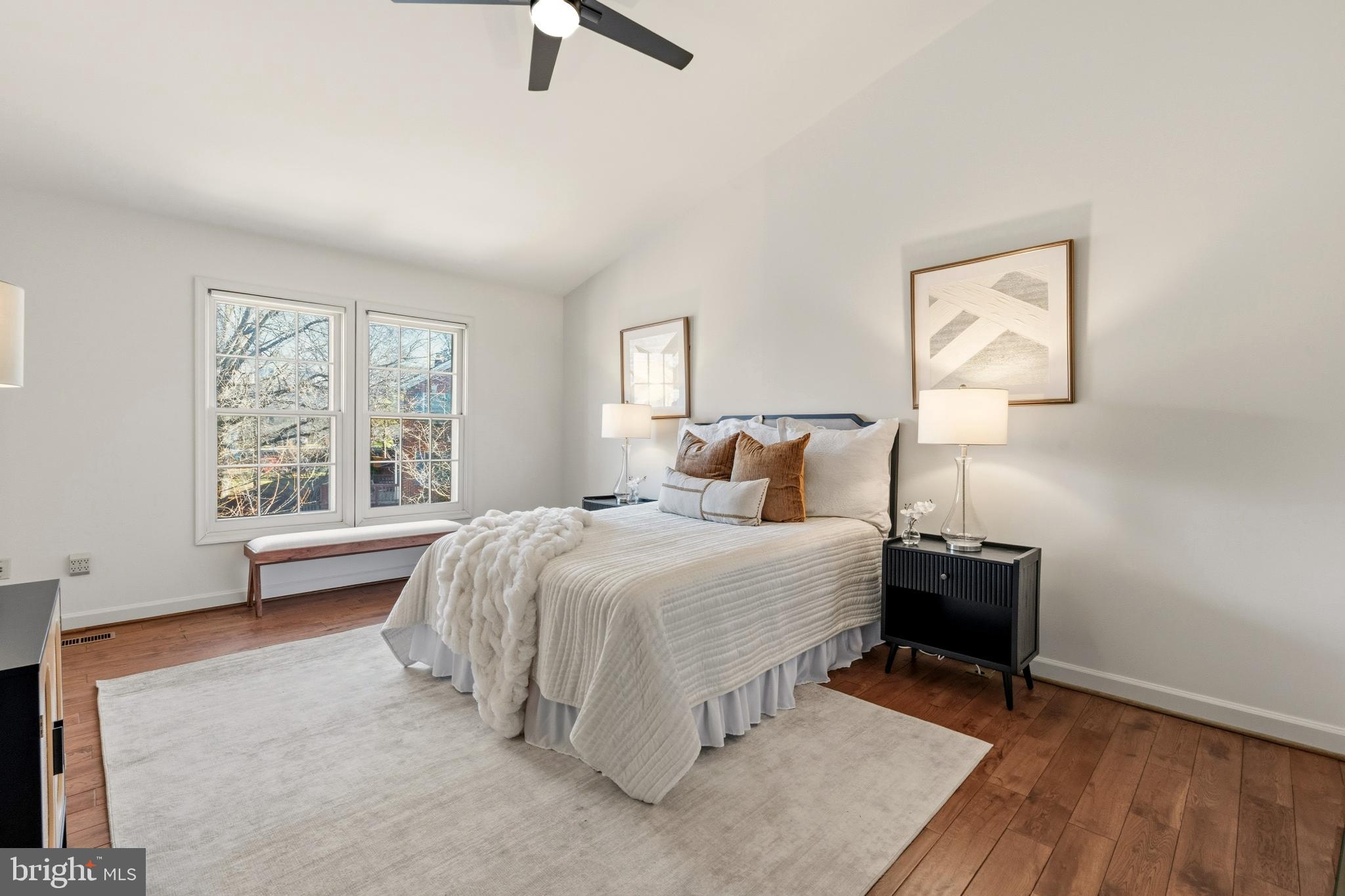 SEVEN OAKS - Residential