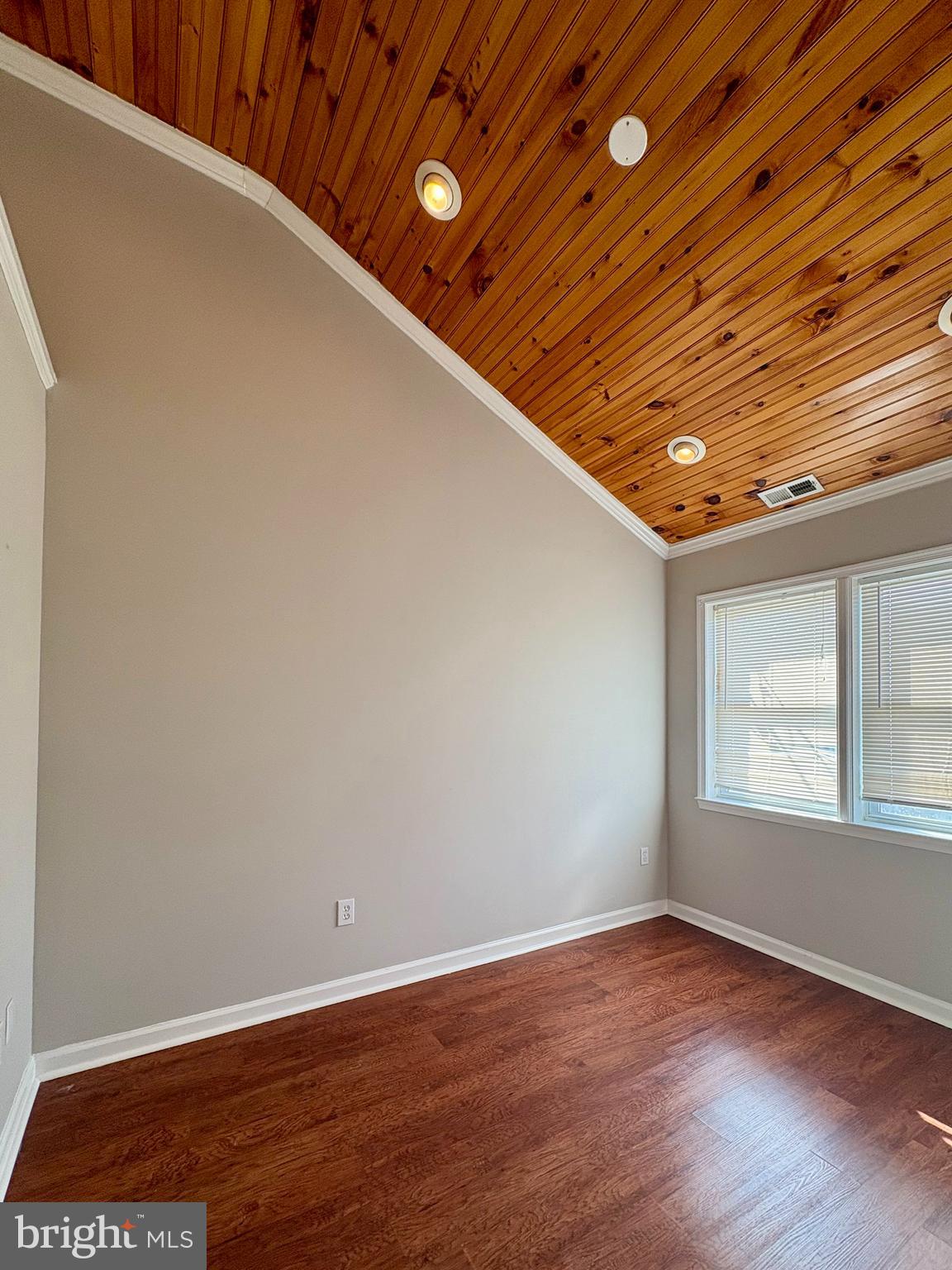 ESSEX - Residential Lease