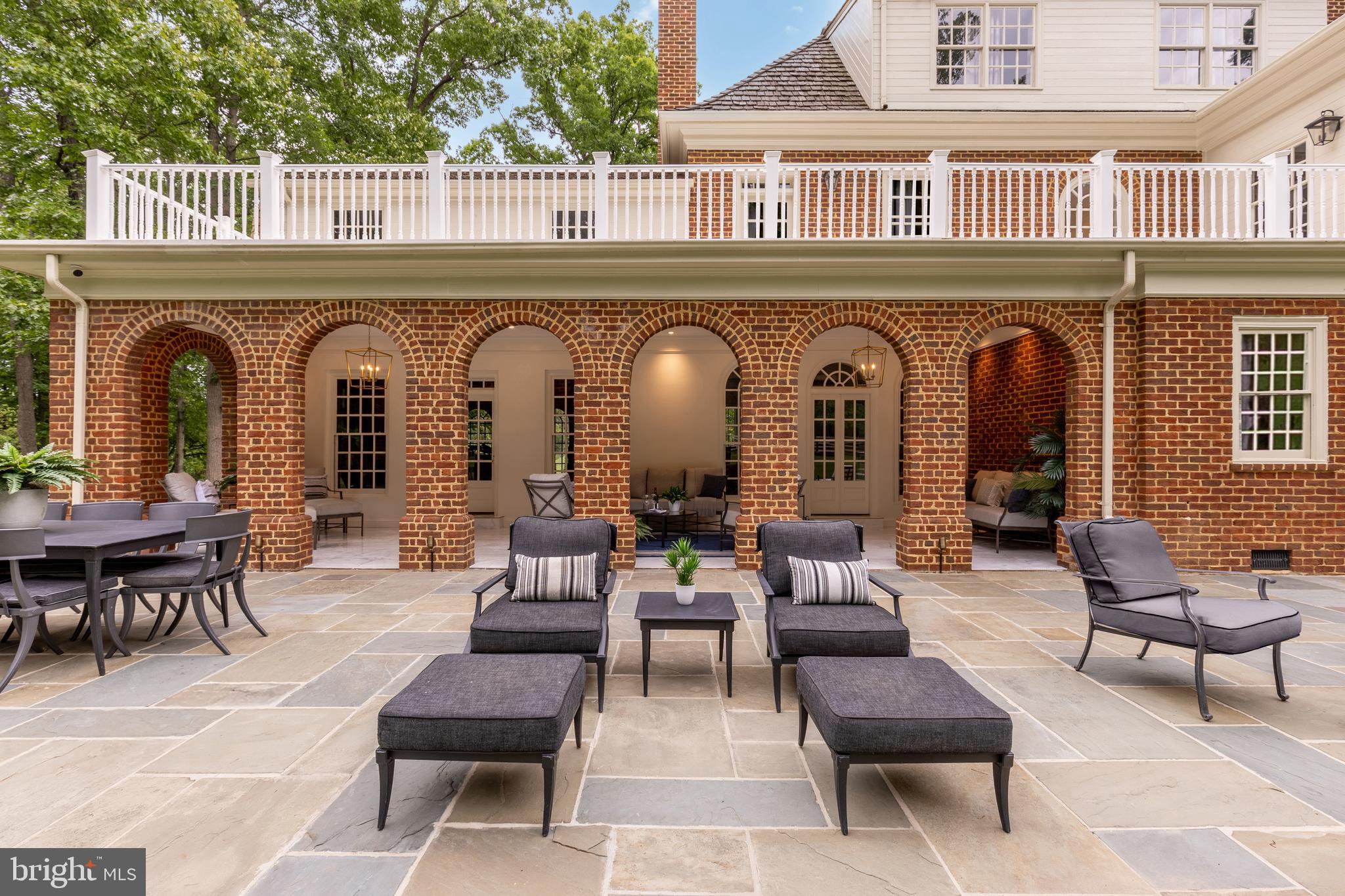 RIVE GAUCHE ESTATES - Residential