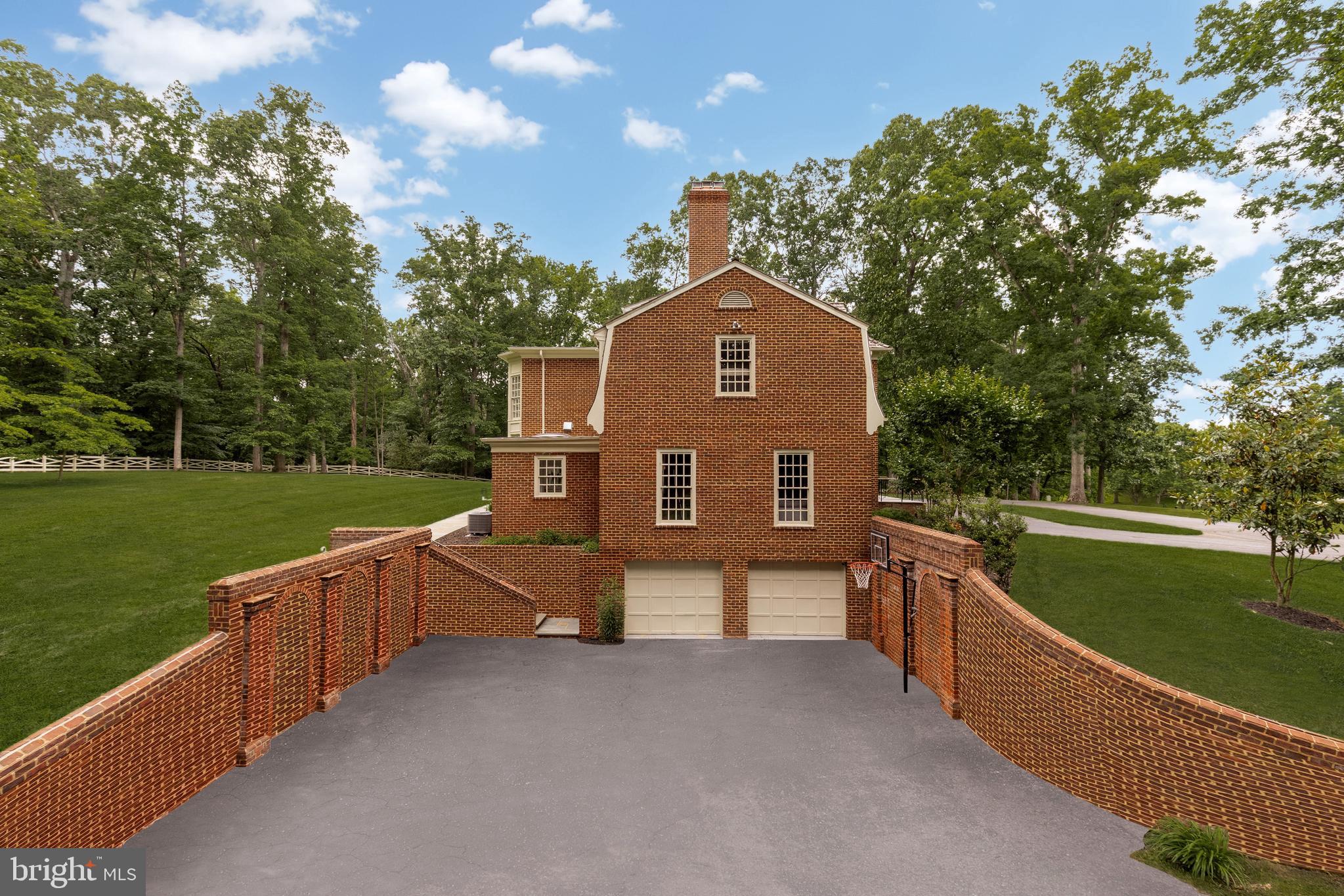 RIVE GAUCHE ESTATES - Residential