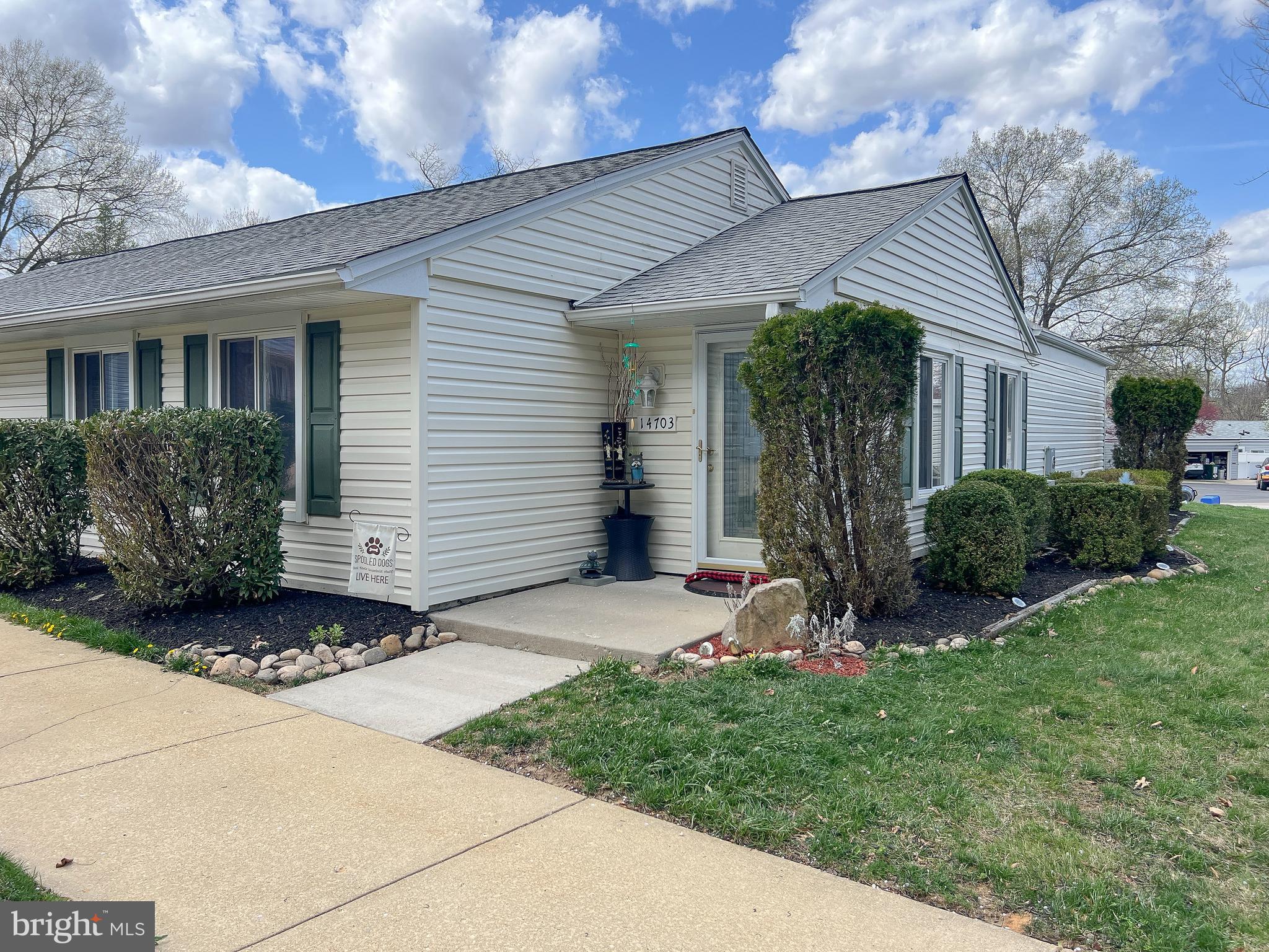 LEISURE WORLD - Residential