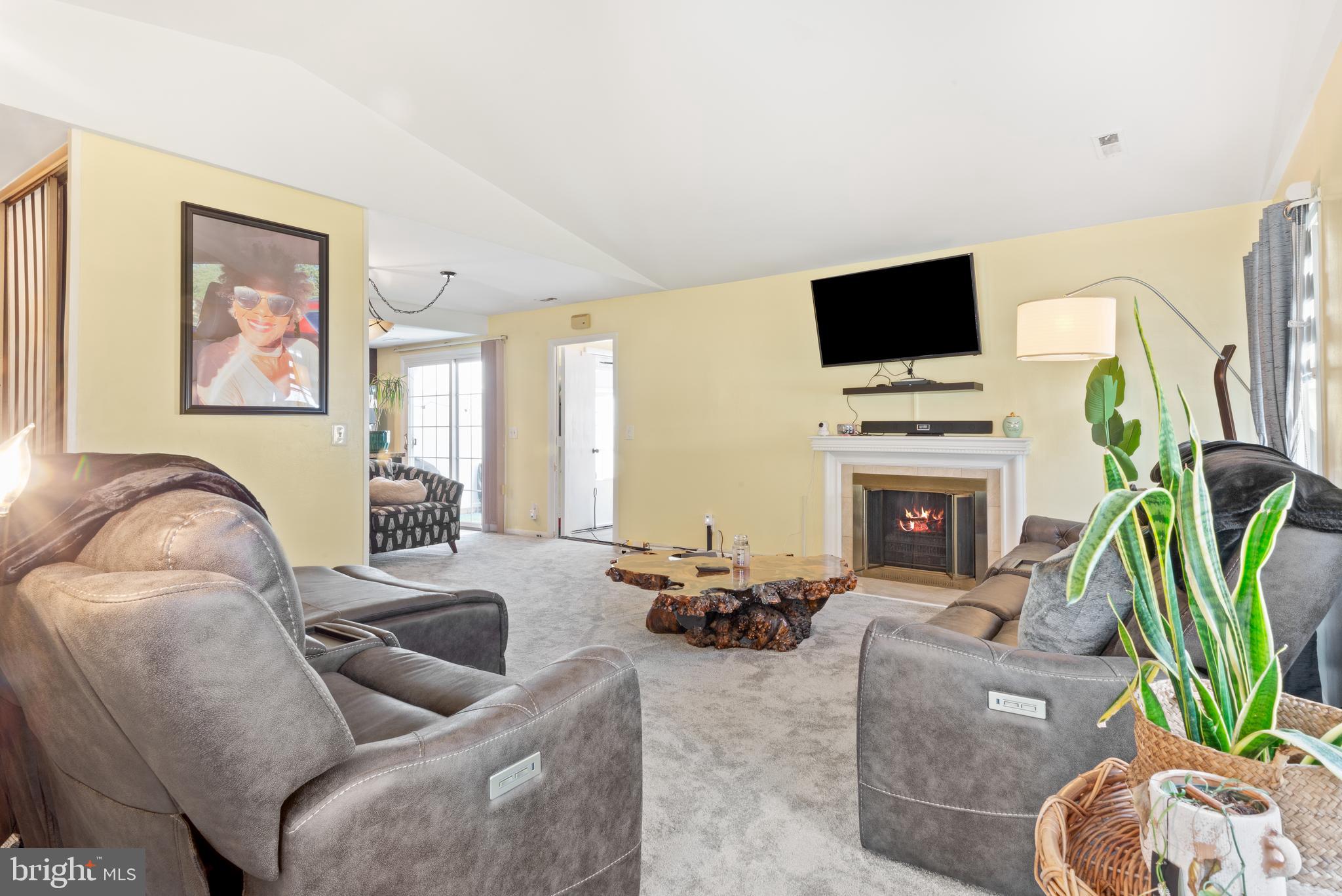 LEISURE WORLD - Residential