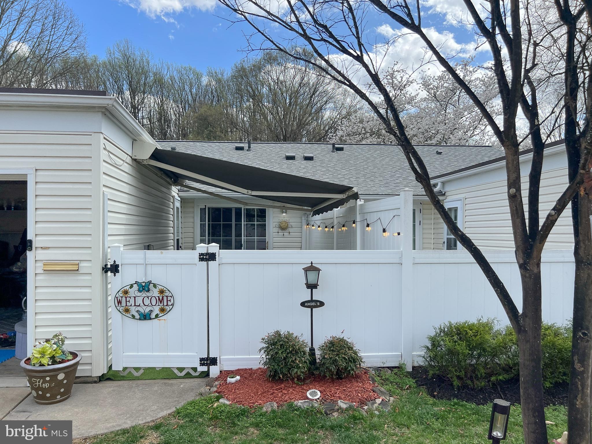 LEISURE WORLD - Residential