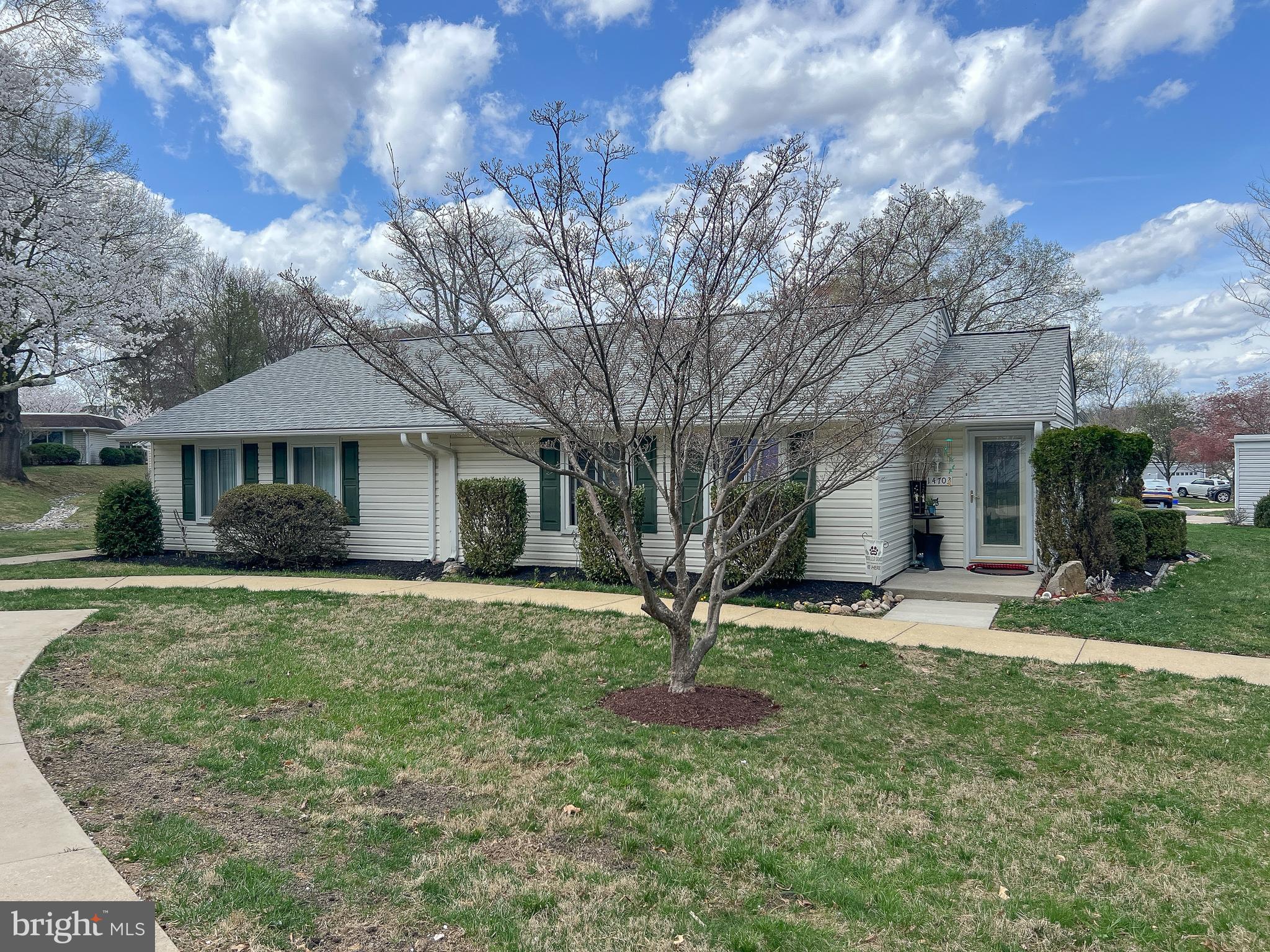 LEISURE WORLD - Residential