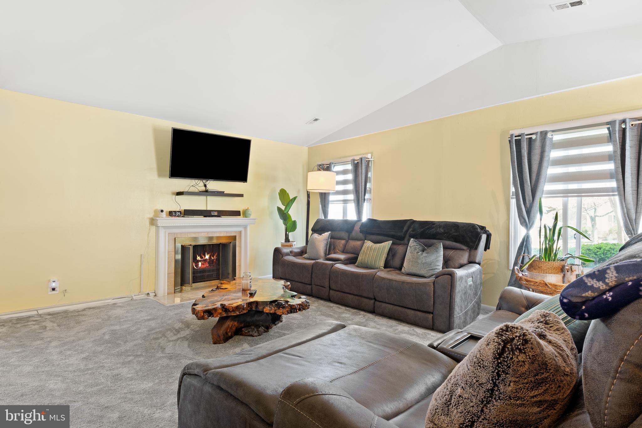 LEISURE WORLD - Residential