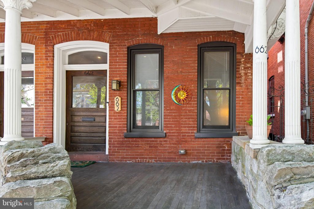 Photo of 662 W Chestnut Street, Lancaster, PA 17603 (MLS # PALA2049950)