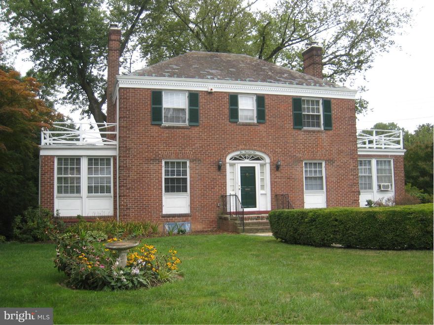 Braddock Heights center hall colonial with a beautiful yard. Owner maintains the yard. Off street parking, large rooms, updated kitchen, breakfast room. Pristine condition. 2 working fireplaces, plaster walls, hardwood floors. Old world charm and quality. Light and bright. No more than two incomes to qualify, no pets. Ideal location, close to Old Town, walk to King Street Metro. Dash bus close by.