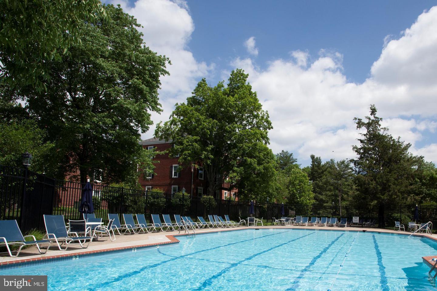 FAIRLINGTON VILLAGE - Residential