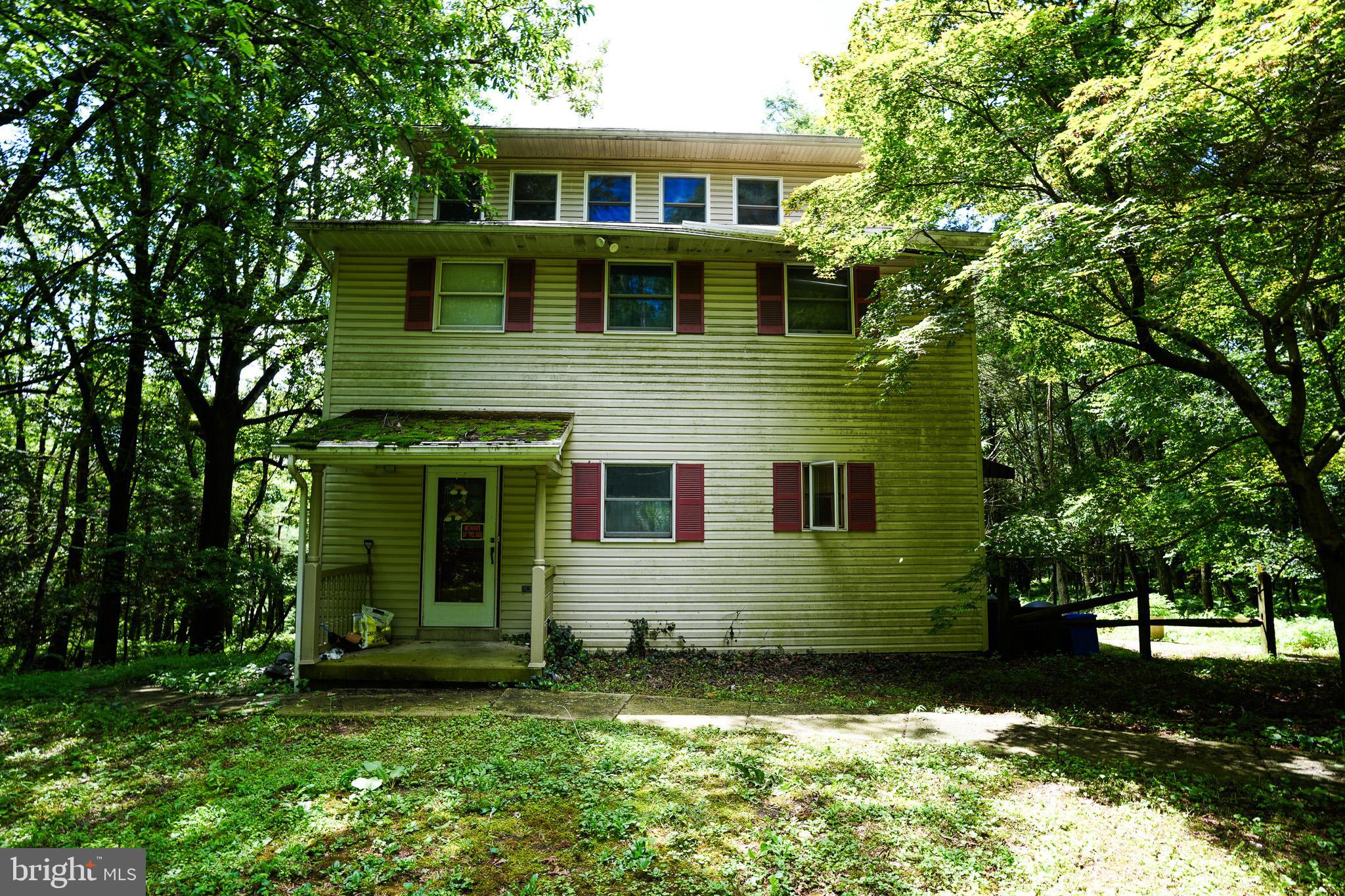 590 PINEWOOD ROAD