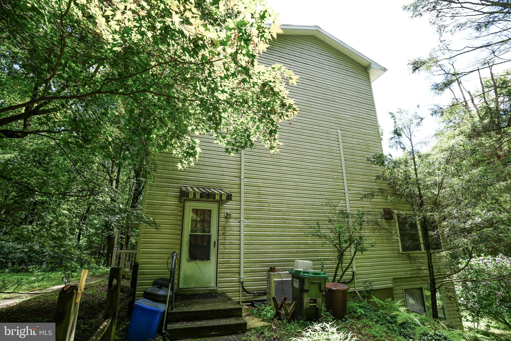 590 PINEWOOD ROAD