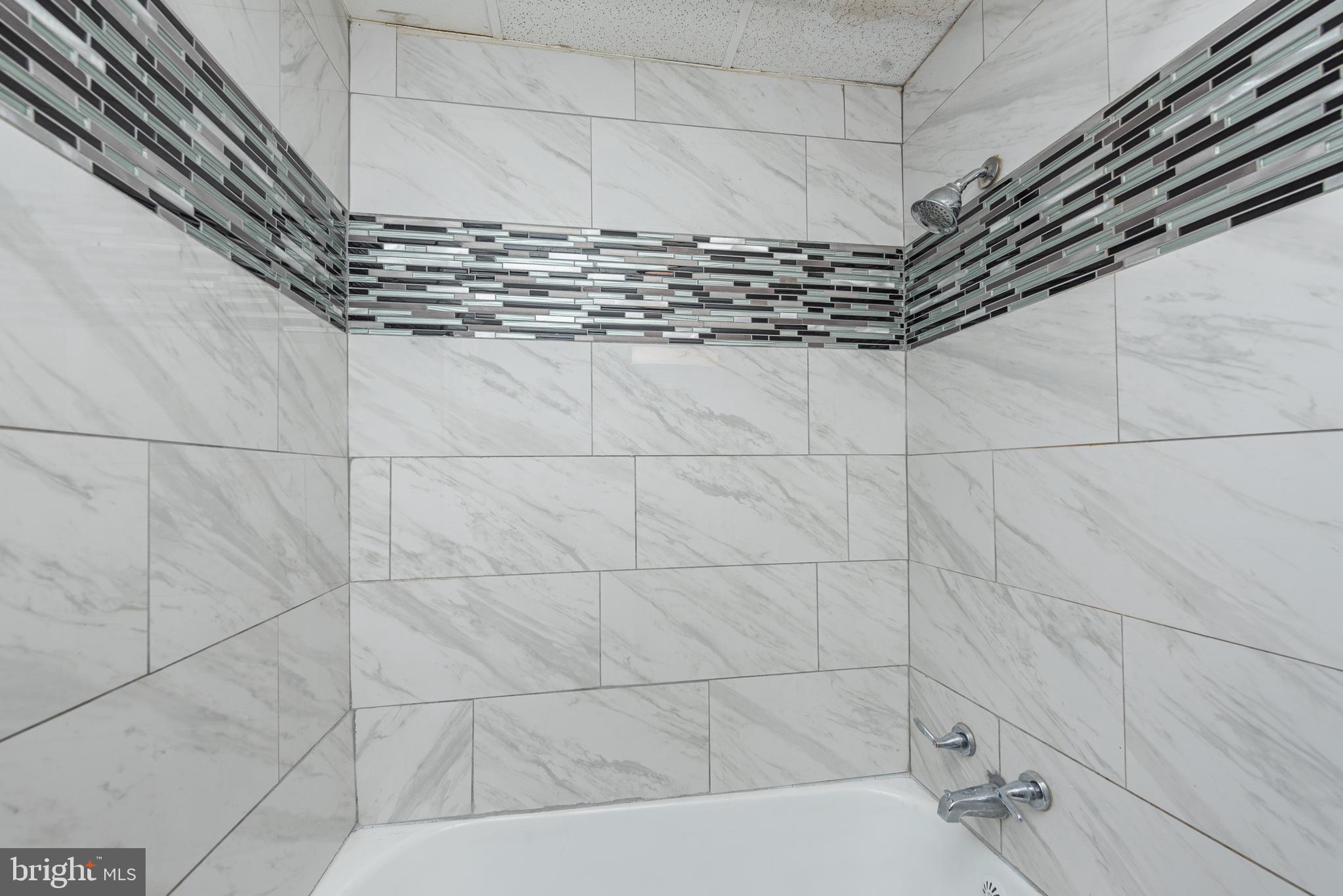 MIDDLE RIVER - Residential Lease