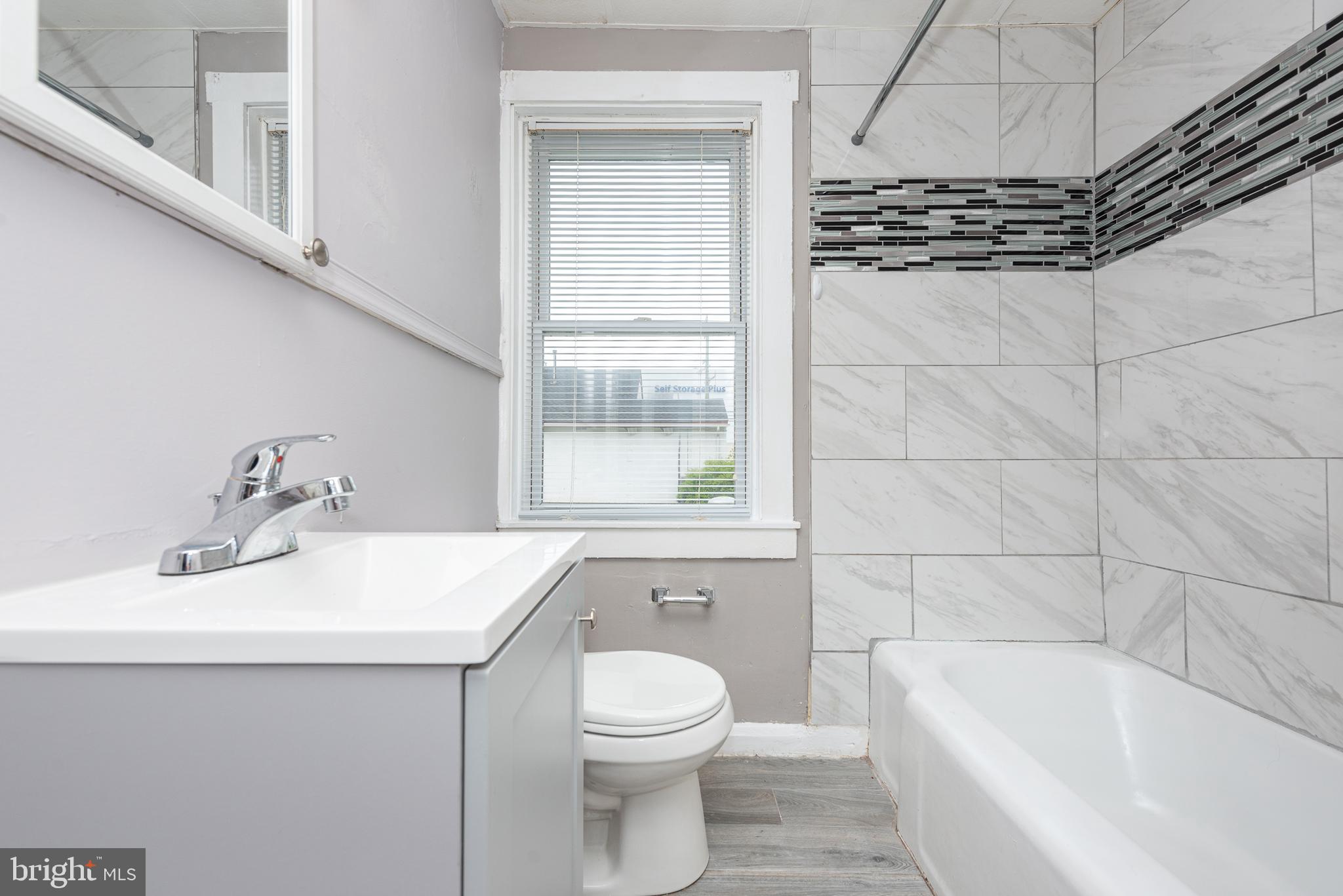 MIDDLE RIVER - Residential Lease