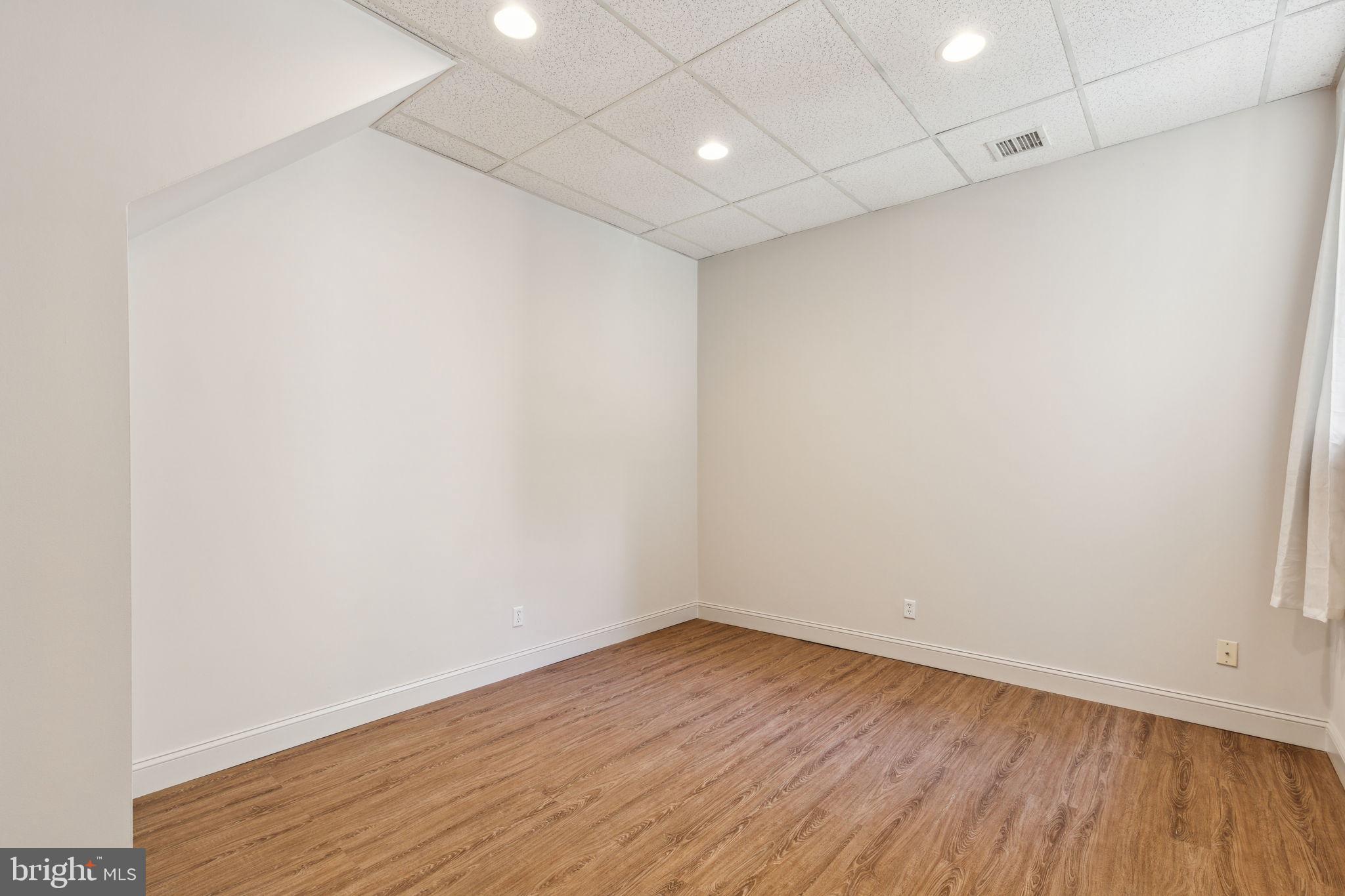 FAIRMOUNT - Residential Lease