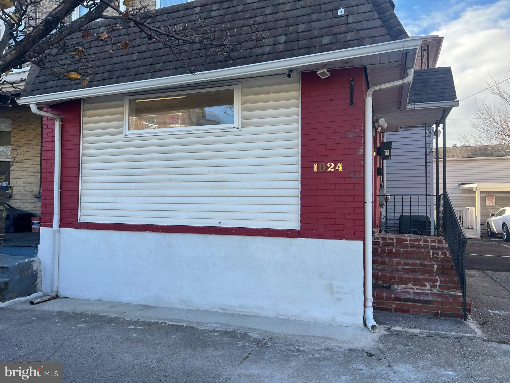 Available now! This property has off street parking and is wheelchair accessible. It was previously used as a doctor’s office. There are 3 private rooms with 2 bathrooms and the 4th room as an office. The front of the building has a reception area and a waiting area. The basement has a full kitchen and can be used as a break room, the basement also has a full bathroom. It can be used as an office, a doctor or a dentist office, or a message studio. Make your appointment now.
This is a triple NNN lease.