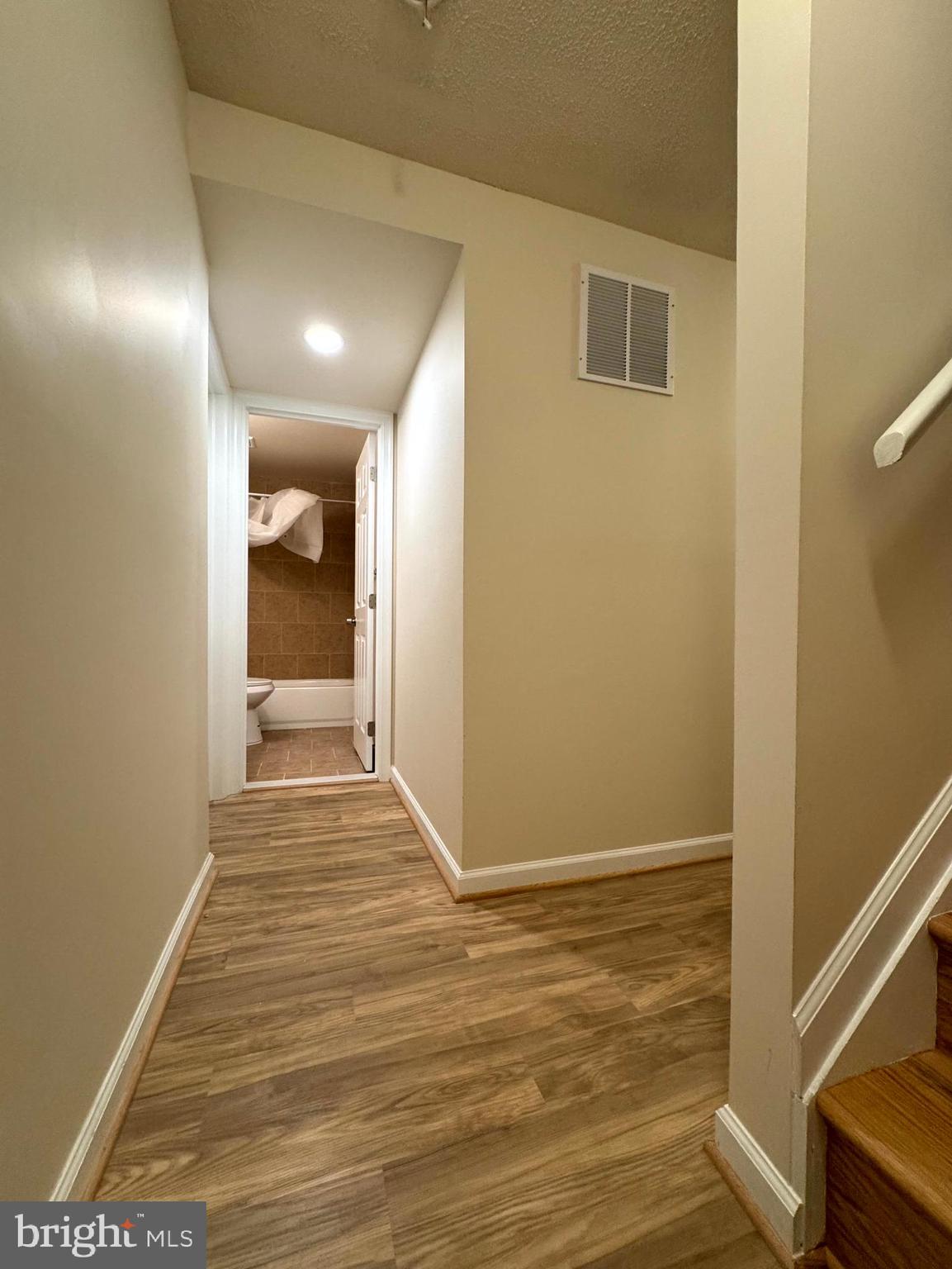 SAGAMORE VILLAGE - Residential Lease