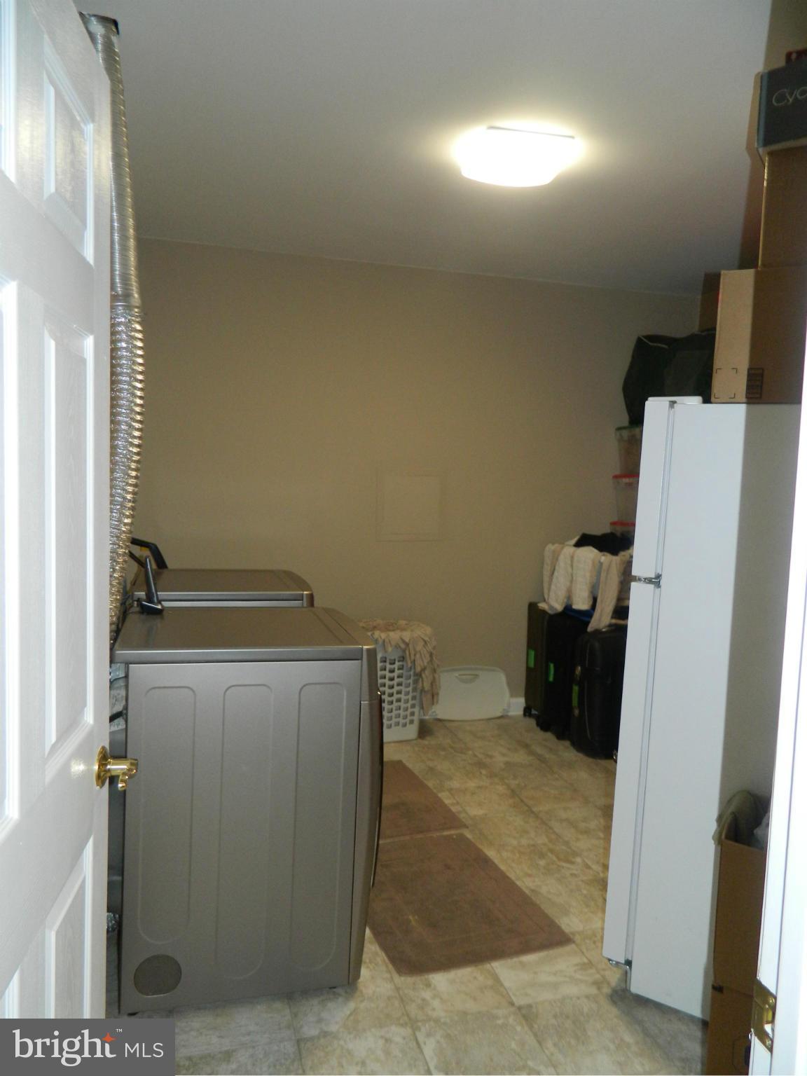 DAHLIA PARK OF WILDEWOOD - Residential Lease